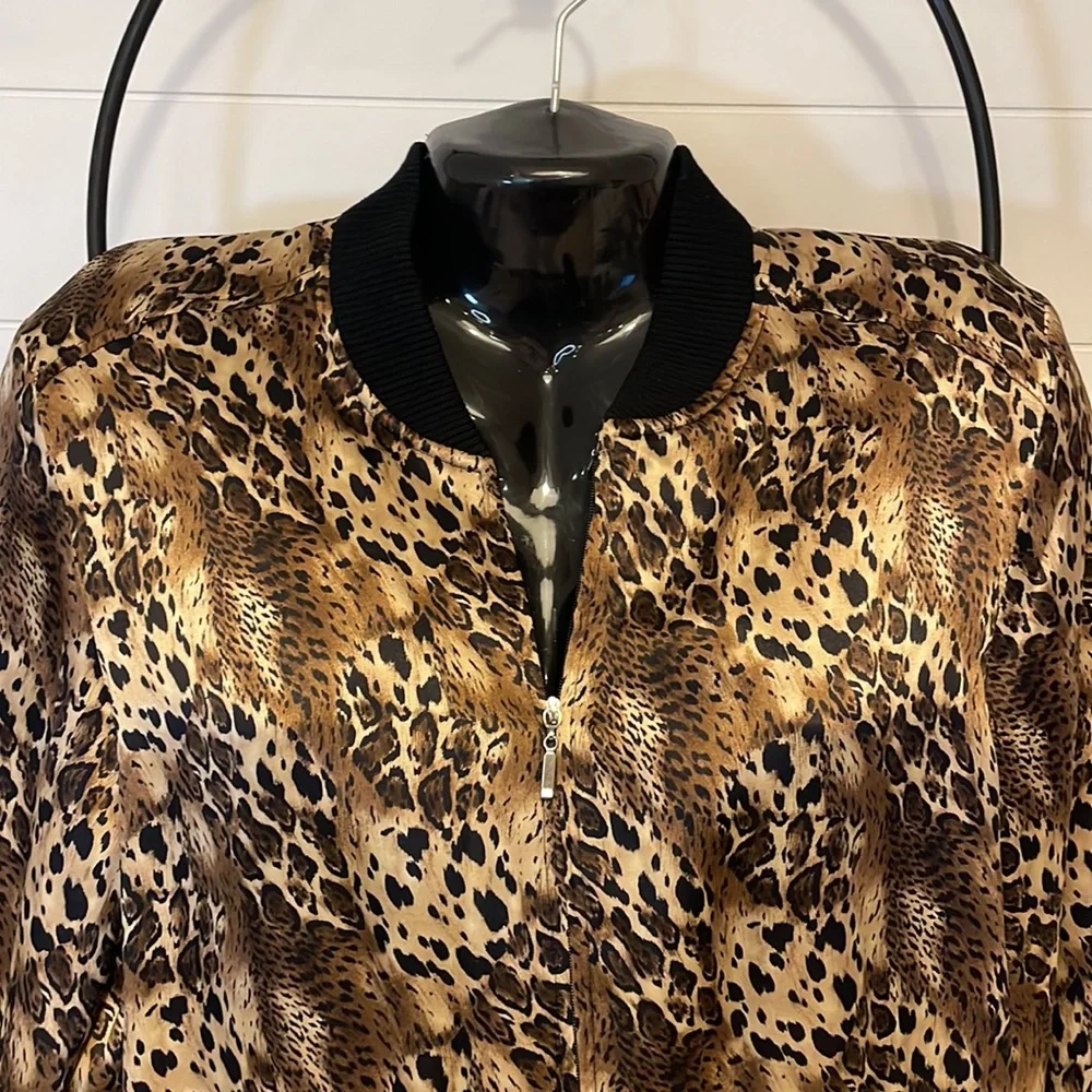 100% Silk Leopard Print Full Zip Jacket‎